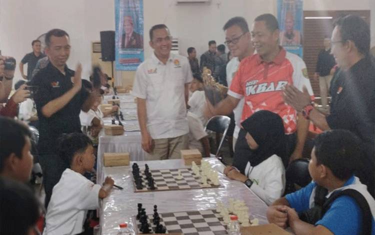 Catur Sebagai Sarana Meningkatkan Konsentrasi dan Pola Pikir Peserta Didik