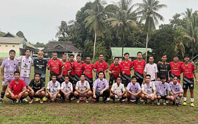 Pemdes Hayaping Barito Timur Gelar Turnamen Sepak Bola Kades Cup I