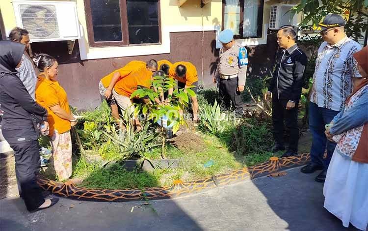 Satresnarkoba Polres Seruyan Musnahkan Barang Bukti Sabu