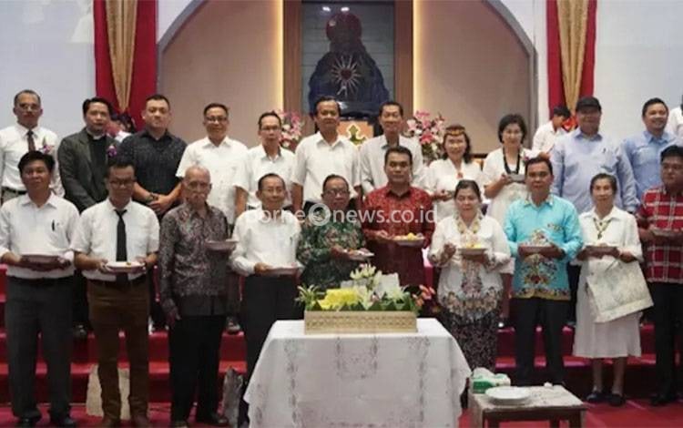 Wakil Ketua II DPRD Palangka Raya Hadiri Puncak Paskah dan HUT GKE Panarung: Soroti Kehidupan Sosial-Beragama
