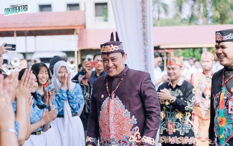 Edy Pratowo Tegaskan Komitmen Satu Rumah Satu Sarjana di Kalteng