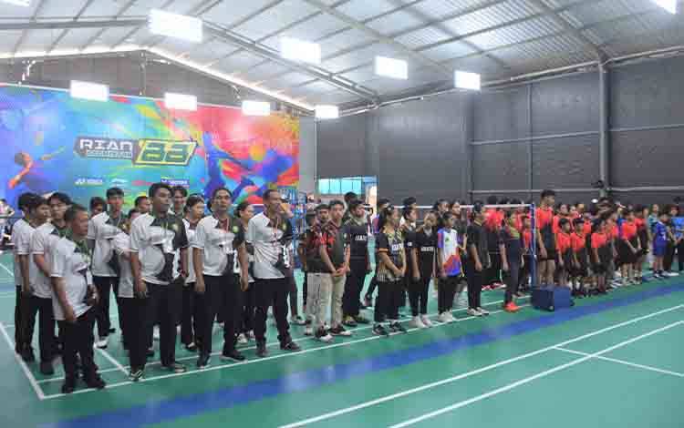 Kejuaraan Bulu Tangkis Bupati Cup 2025 di Kapuas Resmi Dibuka
