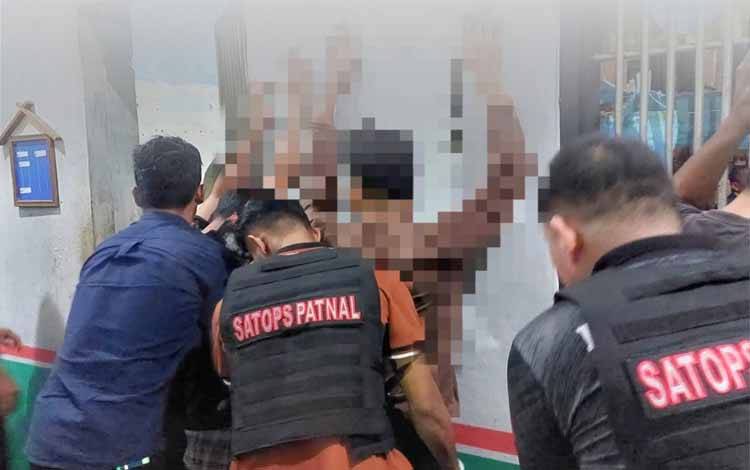 Rutan Palangka Raya Geledah Kamar Hunian WBP, Amankan Barang Terlarang
