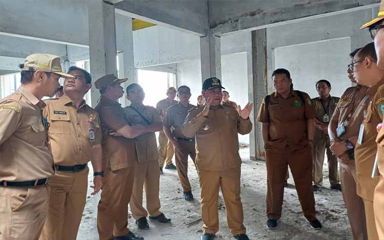 Bupati Kotim Upayakan Pedagang Segera Direlokasi ke Pasar Mangkikit
