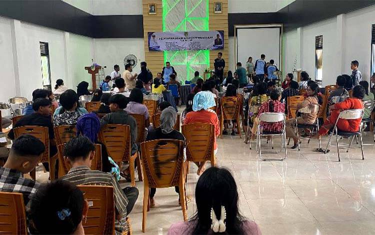 Disdukcapil Barito Utara Hadirkan Layanan Adminduk Keliling di Lahei Barat