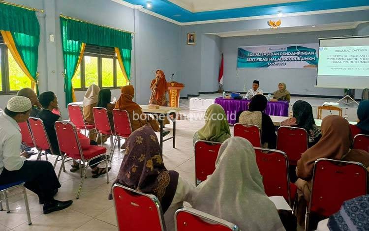 Pelaku UMKM Kotim Mendapat Edukasi Pentingnya Sertifikasi Halal Produk