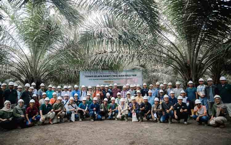 Hari Ketiga Field Trip Sampit 2025: Antusiasme Tinggi Peserta Menyaksikan Inovasi Perkebunan Sawit