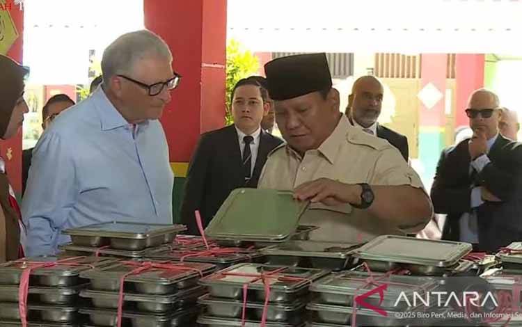 Prabowo dan Bill Gates Tinjau Pelaksanaan Makan Bergizi Gratis