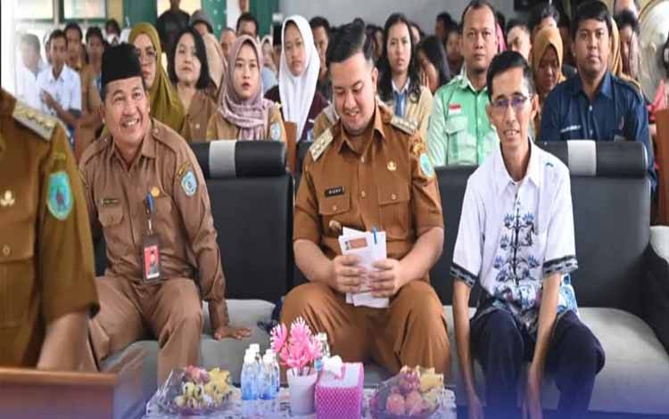 Bupati Lamandau Hadiri Acara Pelepasan Siswa-Siswi Kelas XII SMAN 3 Nanga Bulik.