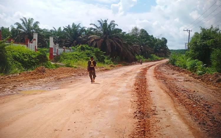 Pemkab Sukamara Laksanakan Program Masbup Gempur Lubang, Pelayanan Bidang Infrastruktur