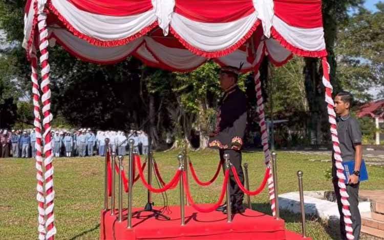 Pemkab Kapuas Gelar Upacara Peringati Hardiknas dan Hari Otonomi Daerah ke-29