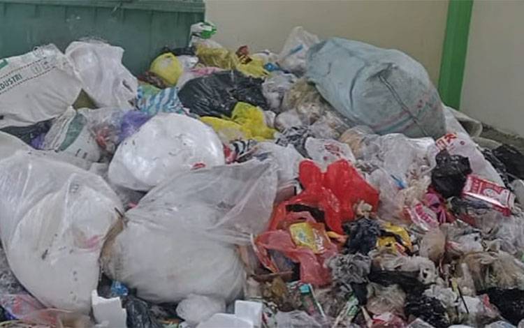 Dewan Soroti Tumpukan Sampah sebagai Sarang Nyamuk DBD