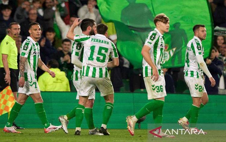 Isco Bersuka Cita Loloskan Real Betis ke Final Liga Conference