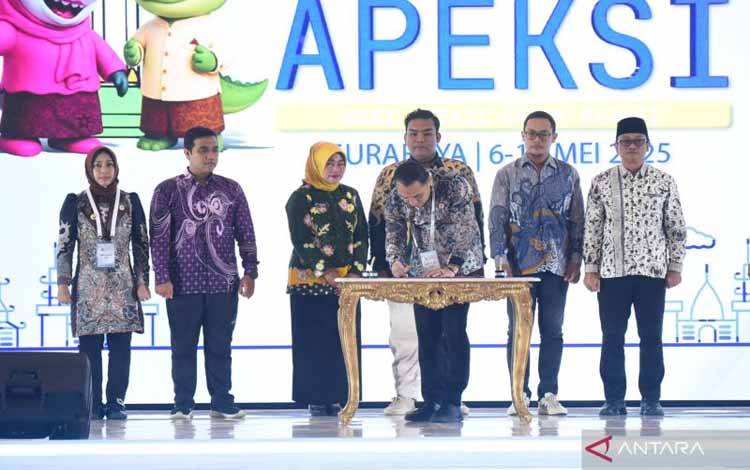Kepala Daerah Tandatangani MoU Koperasi Merah Putih saat Apeksi