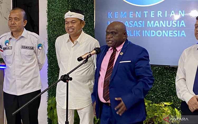 Menteri HAM Sebut Pendidikan di Barak Bisa Diterapkan di Seluruh RI