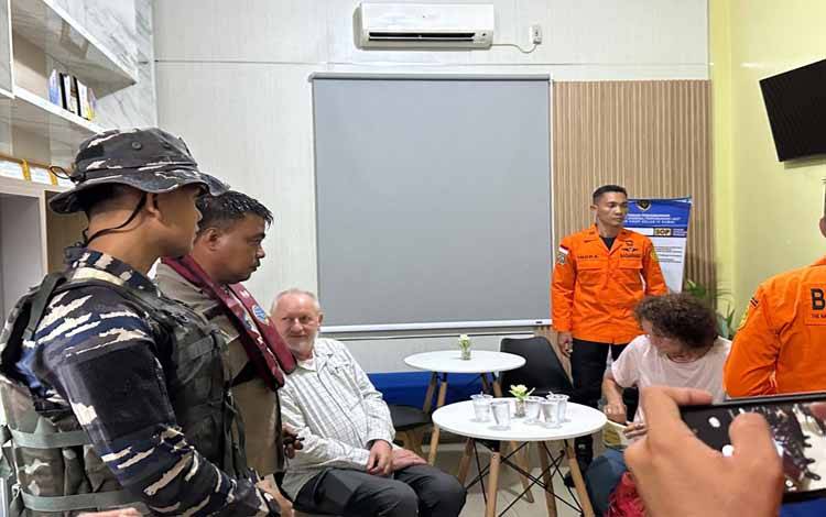 Pos Binpotmar Kumai Evakuasi 6 Korban Kapal Wisata Bocor di Perairan Tanjung Puting