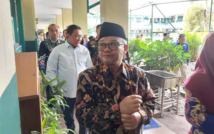 Kalteng Siapkan Kajian Revitalisasi Sekolah