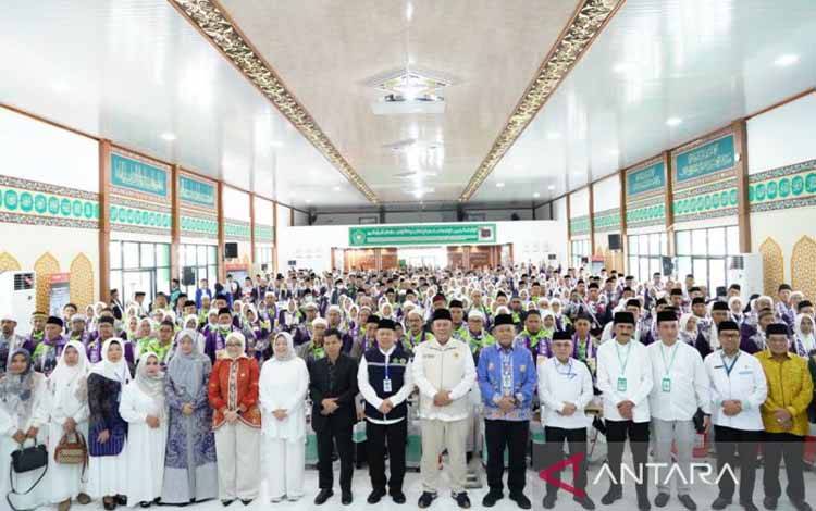 Satu Kloter JCH Kalteng Diberangkatkan dari Embarkasi Banjarmasin ke Tanah Suci