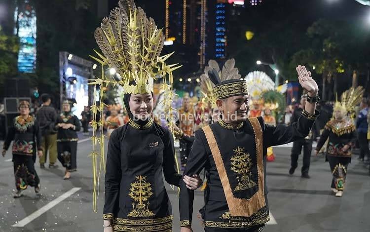 Wali Kota Palangka Raya Pukau Surabaya dengan Keindahan Budaya Dayak