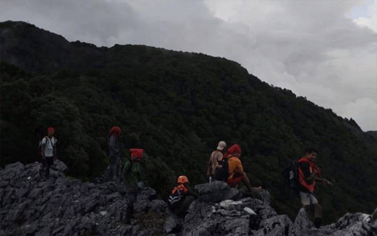 Balai TN Manusela Perpanjang Penutupan Pendakian di Gunung Binaiya