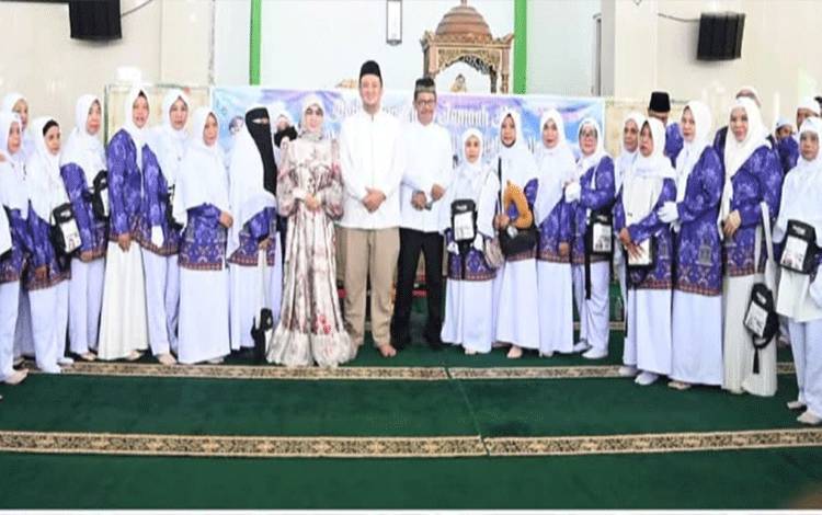 Bupati Lamandau Berangkatkan Jamaah Calon Haji