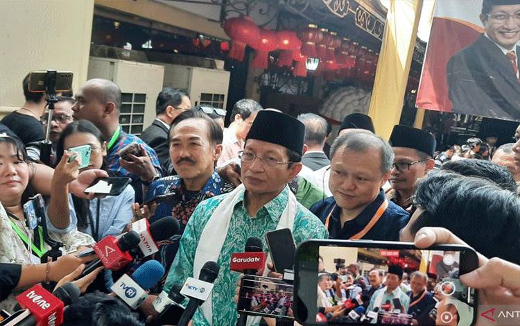 Menag Ingatkan Perbedaan Adalah Rahmat pada Peringatan Waisak 2025