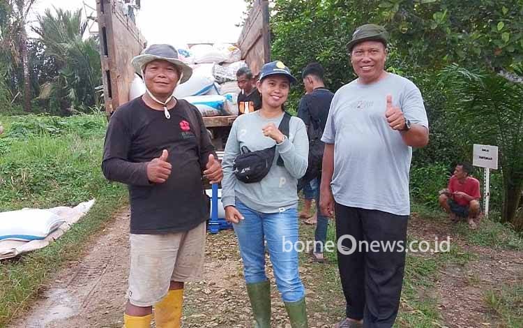 Perum Bulog Buntok Serap Gabah Petani di Desa Tampa Barito Timur