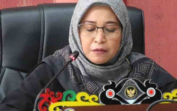 Ketua Komisi I DPRD Palangka Raya, Mukarramah. (FOTO: MARINI)