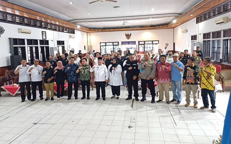 Bupati Kotim Buka Konferensi PWI 2025: Tekankan Peran Pers dalam Menangkal Hoaks di Era Digital