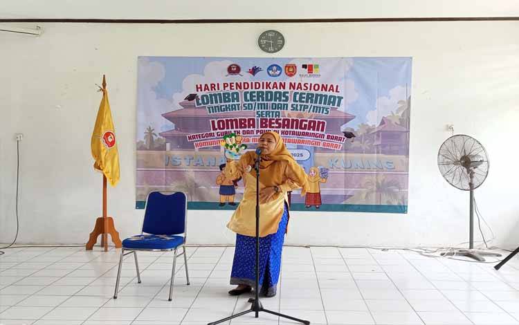 Lestarikan Bahasa Daerah Kotawaringin di Lomba Cerdas Cermat dan Besangan Bahasa Melayu 2025