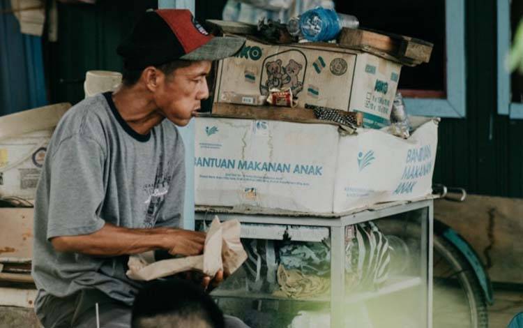 Bantuan Sosial agar Diprioritaskan untuk Penduduk Lokal