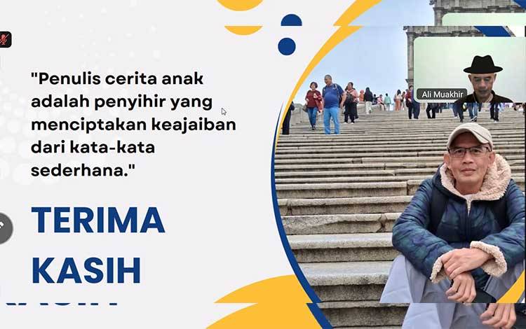 Trik Membuat Papan Cerita Anak Disampaikan Ali Muakhir dalam Lokakarya Daring Balai Bahasa 2025
