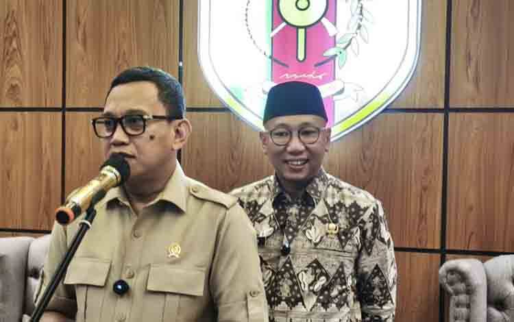 Menteri P2MI Dorong Pemda Buat Aturan Pastikan PMI Berangkat Legal