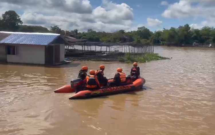 Arus Deras, Kendala Pencarian Ucok Korban Tenggelam Sungai Kahayan