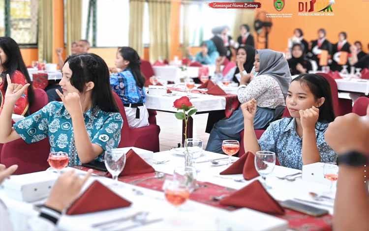 Pelajar Kalteng. Disdik Kalteng menegaskan komitmennya mewujudkan visi misi gubernur Kalteng melalui penguatan sektor pendidikan. (FOTO:DISDIK KALTENG)