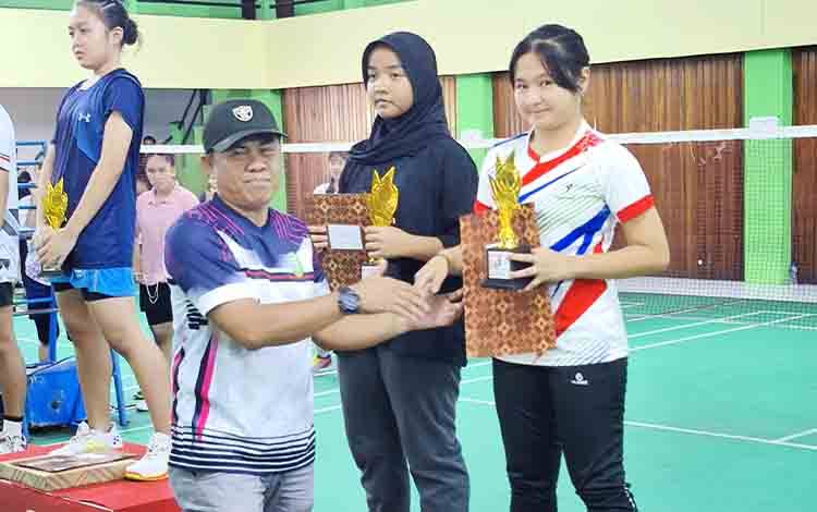 Meriahnya Turnamen Bulutangkis Pelajar Bupati Kotim 2025, Lahirkan Bibit Atlet Muda