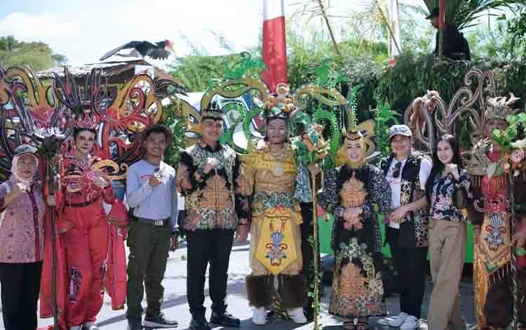 Disdik Kalteng Ajak Gunakan Produk Lokal Lewat Seni Batik di FBIM 2025