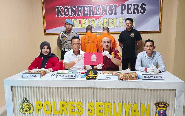 Satresnarkoba Polres Seruyan Amankan Dua Pengedar Sabu di Desa Pembuang Hulu I