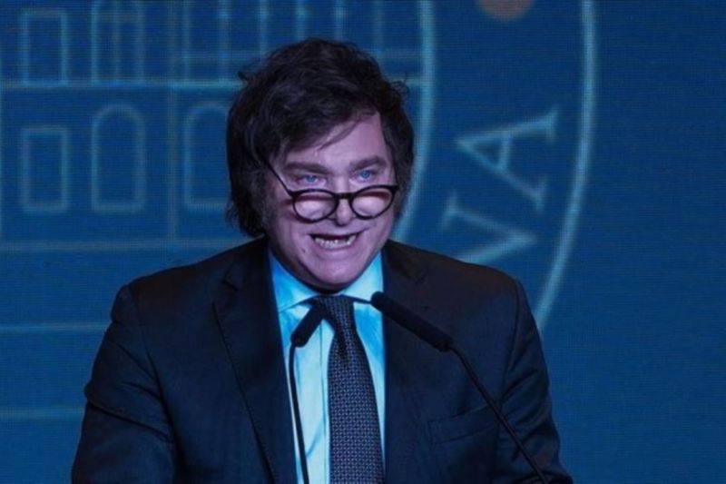 Presiden Argentina Tuduh Jurnalis Sengaja Memukulnya dengan Mikrofon