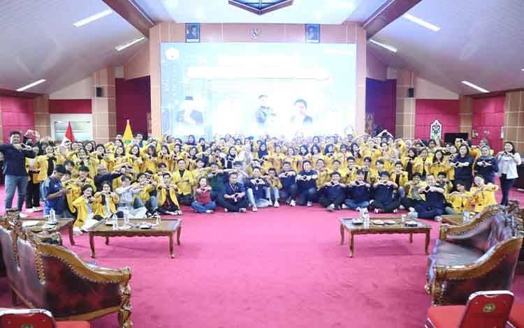Seminar Edukasi Adapting to Industrial Change Digelar Universitas Palangka Raya