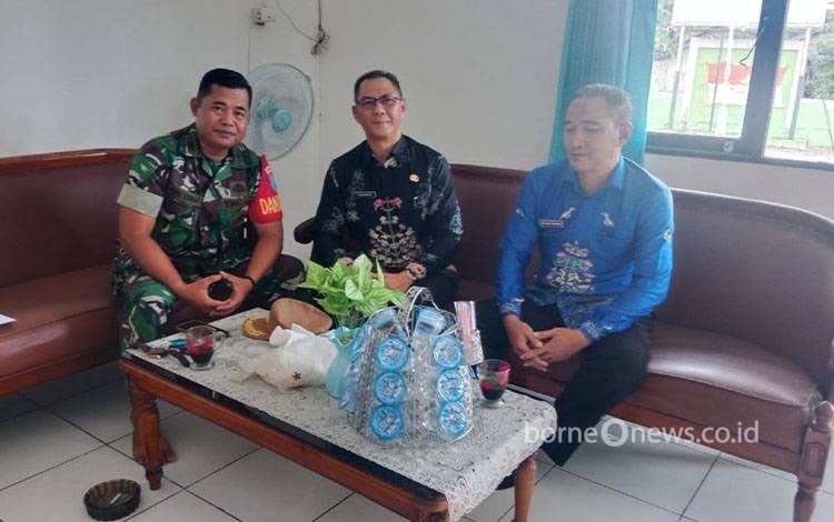 Pererat Sinergi, Camat Kapuas Hilir Kunjungi Koramil dan Polsek