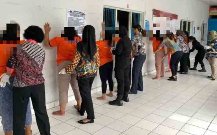 Lapas Perempuan Palangka Raya Gelar Razia Rutin, Pastikan Keamanan dan Ketertiban Lapas