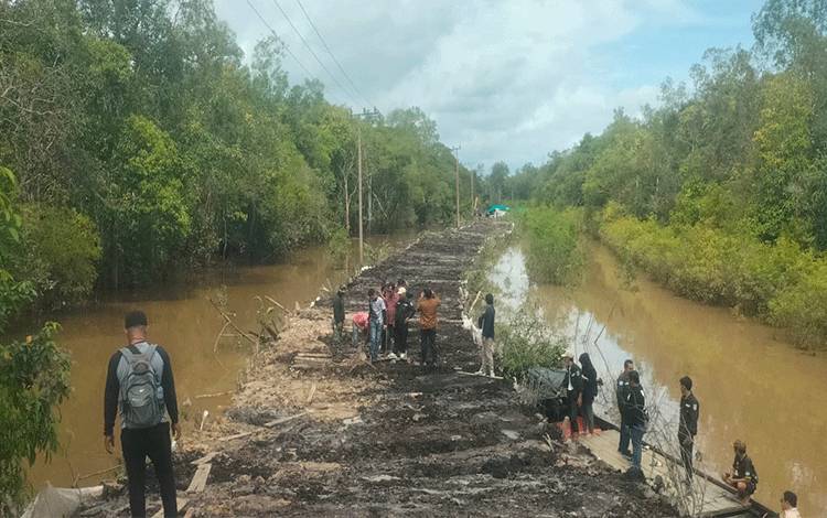 Progres Peningkatan Jalan TMMD di Desa Talio Hampir Mencapai 53 Persen