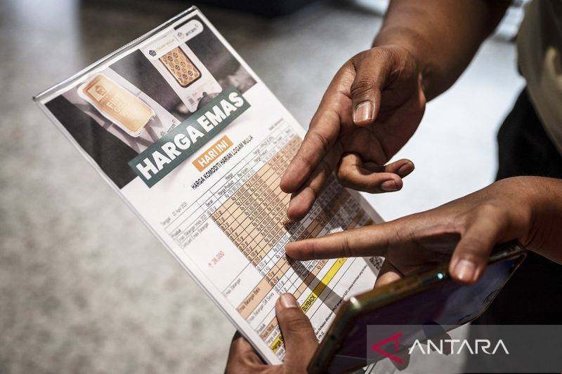 Harga Emas Antam Jumat Turun Rp13.000 Menjadi Rp1,910 Juta per Gram