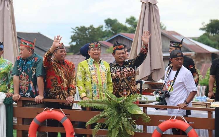 Bupati Seruyan Hadiri Launching Kapal Wisata Susur Sungai di Palangka Raya
