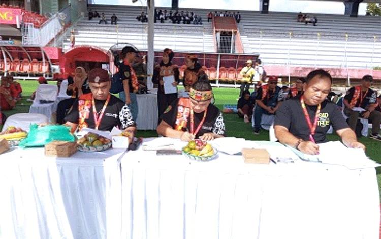 Theresia Evita: Lomba Manyipet Wadah Kenalkan Senjata Tradisional Suku Dayak