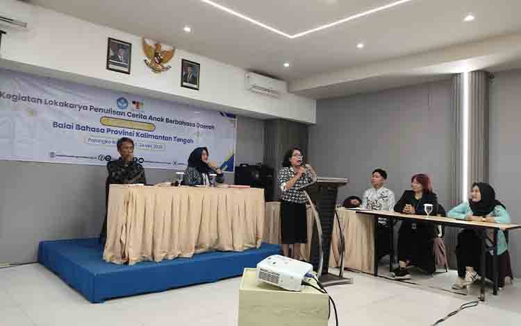 Lokakarya Luring Penulisan Cerita Anak Berbahasa Daerah 2025 Resmi Ditutup