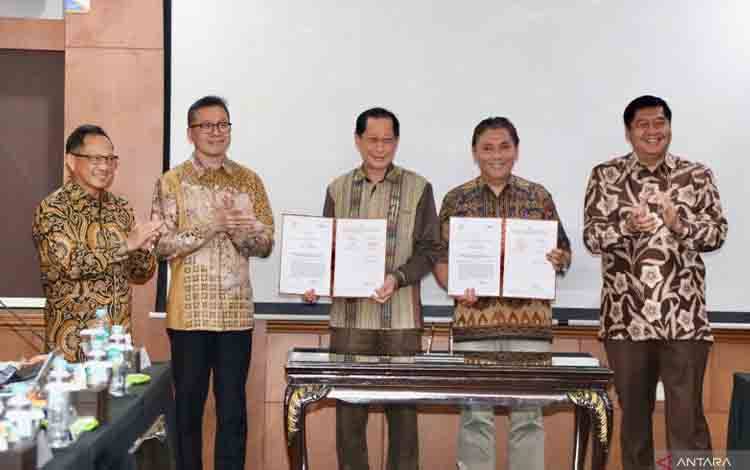 Mendagri Muhammad Tito Karnavian dalam Rakor Strategi Pencapaian Target Pembiayaan FLPP Tahun Anggaran 2025 di Ruang Rapat DJKN Kementerian Keuangan, Jakarta, Jumat (23/5/2025). ANTARA/HO-Puspen Kementerian Dalam Negeri.
