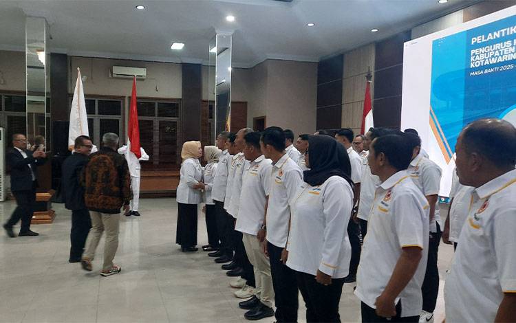 Hadiri Pelantikan Pengurus KONI, Bupati Kobar Harapkan Olahraga Semakin Maju