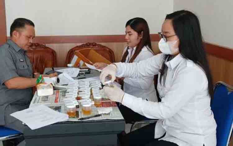 Anggota DPRD Kota Palangka Raya Jalani Tes Urine, Khemal Nasery: Komitmen Dukung Pemberantasan Narkoba